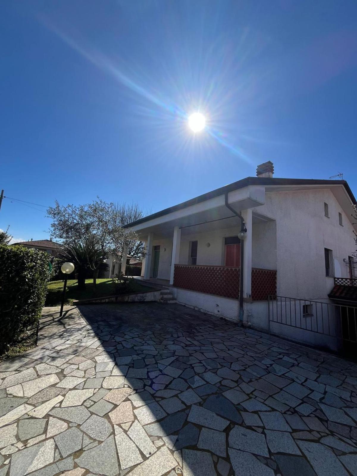 B&B Il Girasole Ortonovo Dış mekan fotoğraf