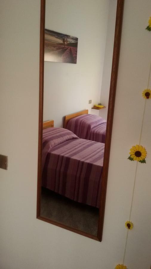 B&B Il Girasole Ortonovo Dış mekan fotoğraf
